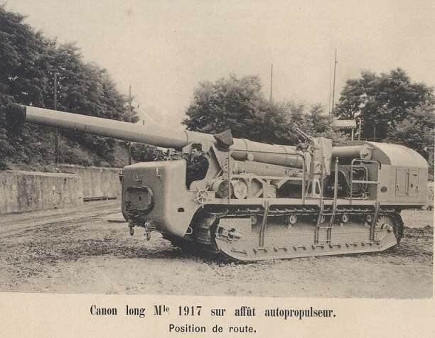 1918 canon de 220 L Schneider sur affût autopropulseur SPG 200mm.jpg