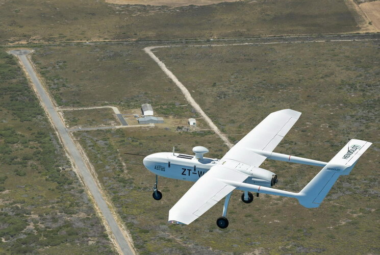 Hensholdt Astus_UAV_in_flight.jpg