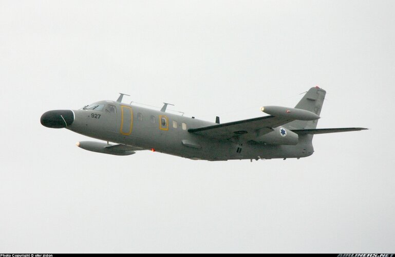 Israeli IAI-1124N (927, 185) after take-off at Tel Aviv - Ben Gurion (21 December 2004).jpg