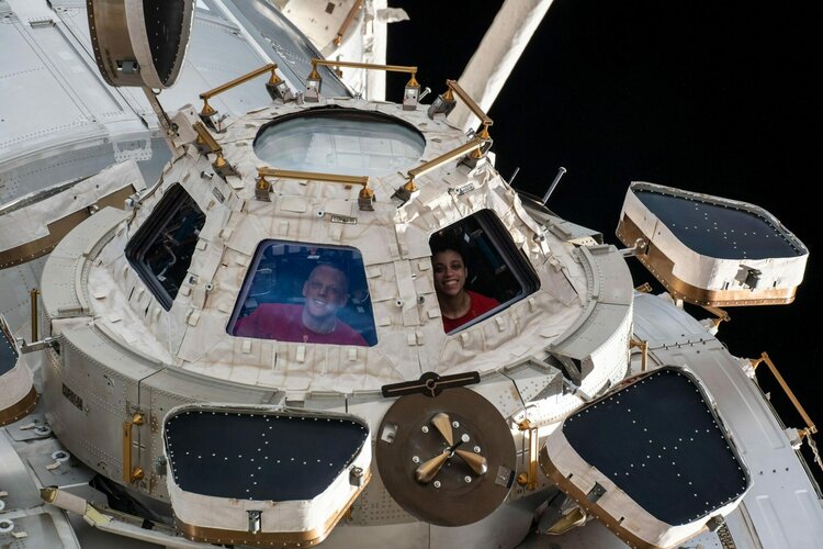 nasa-astronauts-bob-hines-and-jessica-watkins-iss-cupola-scaled-1.jpg