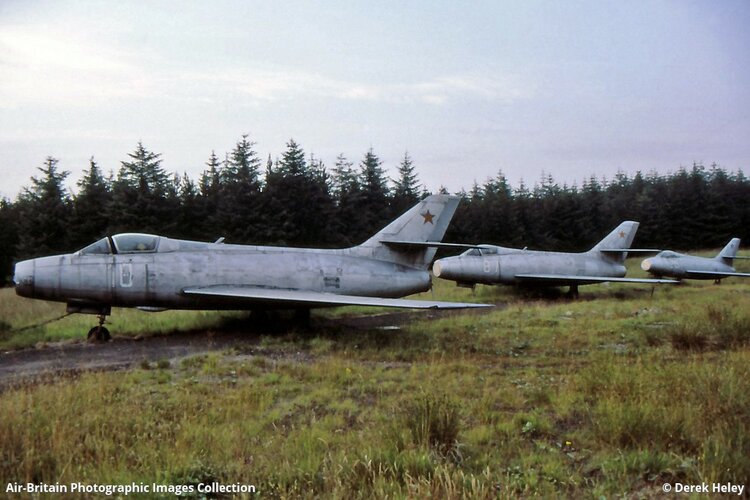 UK Ministry of Defence Mystère IVA (10 white, 184) at RAF Spadeadam (20 July 1989).jpg