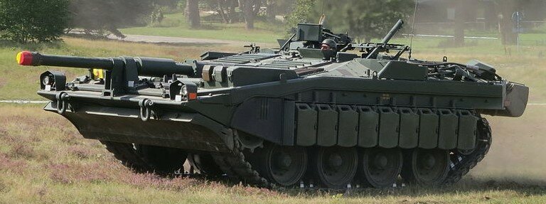 Stridsvagn_103_Revinge_2013-1.jpg