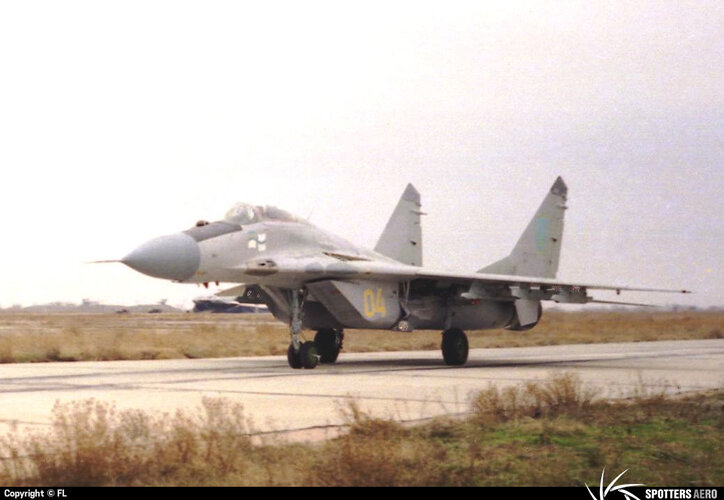 Ukrainian Navy MiG-29 (9-12 early) (04 yellow) at Novofyodorovka - Saki (December 1995).jpeg