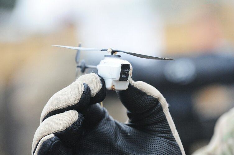 Black_Hornet_Nano_Helicopter_UAV.jpg