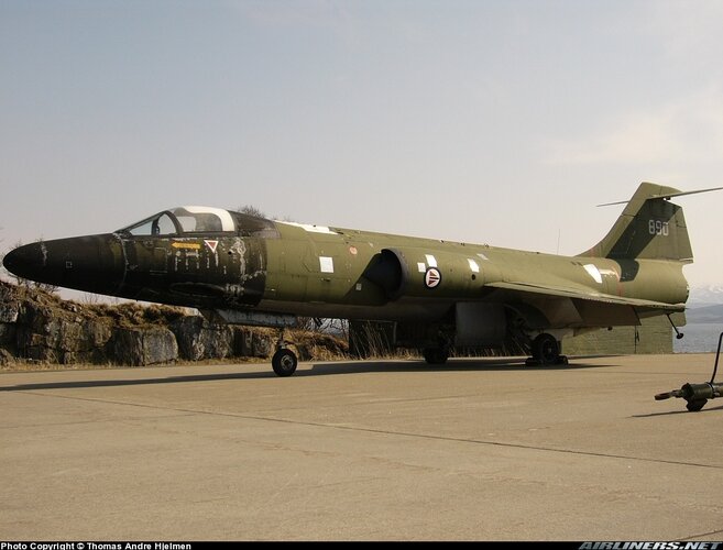 Norway CF-104 (890, 683A-1190, ex-RCAF 12890) with U-2 nose at Bodo (April 2004).jpg