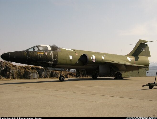 Norway CF-104 (890, 683A-1190, ex-RCAF 12890) with U-2 nose at Bodo (April 2004).jpg