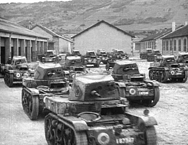 AMR35_parade.jpg AMR35_parade.jpg