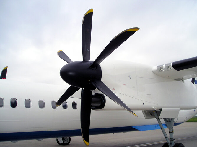 bombardier-q400-propeller-dowty-r408.jpg