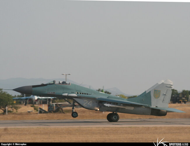 Ukrainian MiG-29 (9-12) (24 white, 2960518763) at Belbek - Sevastopol (5 September 2007).jpeg