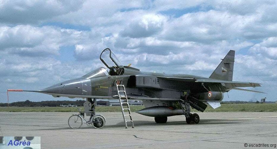 Sepecat Jaguar A 144 avec AN-52 bombe nucléaire.jpg