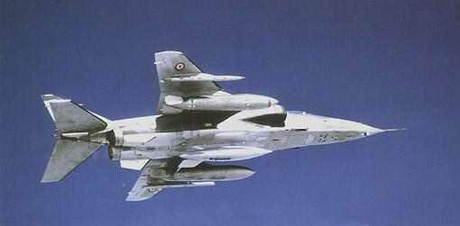 Sepecat Jaguar A avec AN-52 bombe nucléaire.jpg