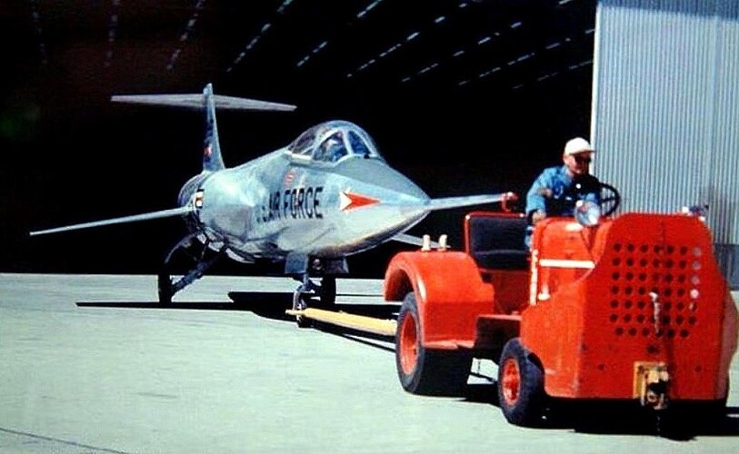 YF-104A reveiled to public with covered air inlets in April 1956 (1).jpg