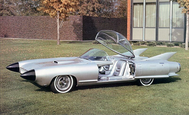 Iconos-Aletas-y-cromados-07-1959-Cadillac-Cyclone_a.jpg