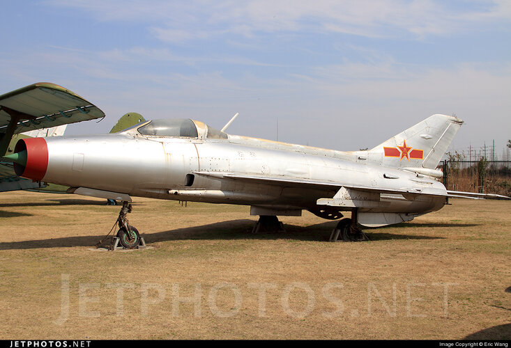 PLAAF J-7 at Shanghai - Oriental Green Boat Park (13 March 2011).jpg