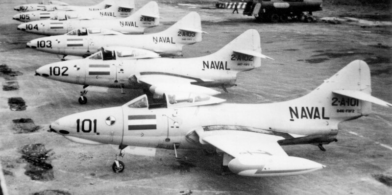 Argentine Navy F9F-2B at Comandante Espora (1959).jpg