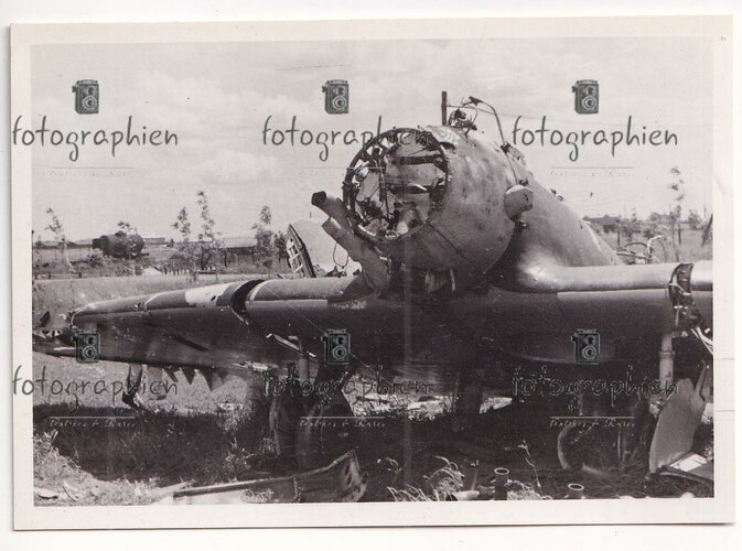 Dnipropetrowsk-Flugplatz-Flugzeug-1942.jpg