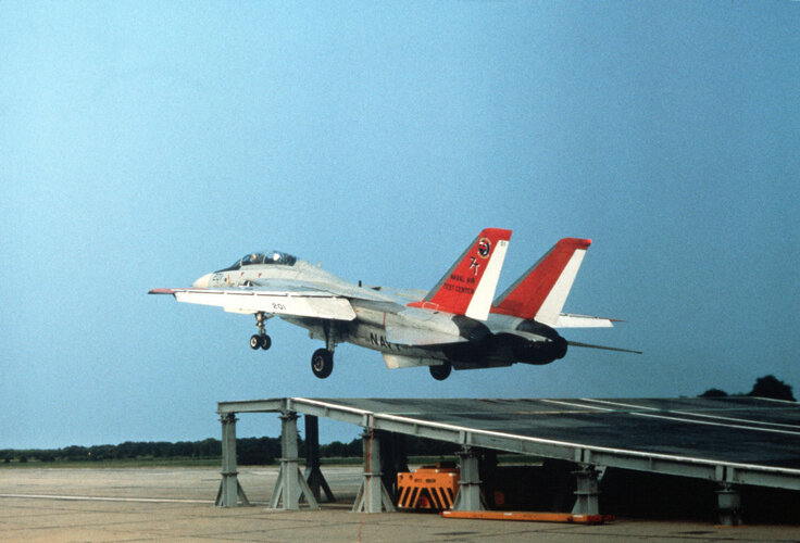 F-14A_taking_off_from_a_ramp_during_ski_jump_feasibility_tests (1).jpg