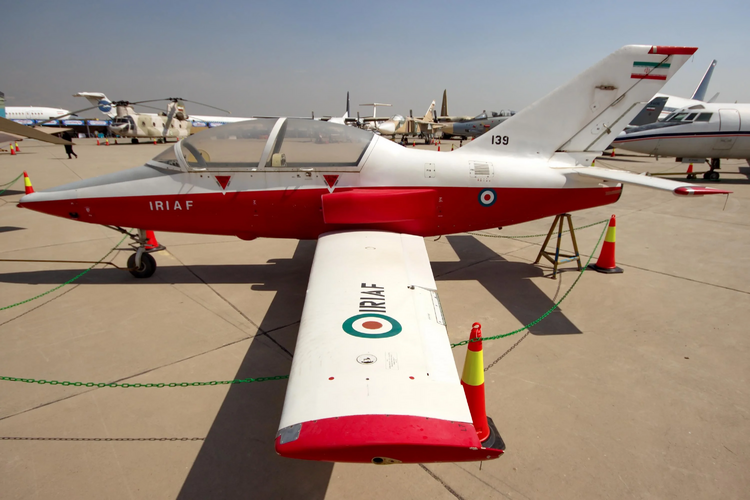 IRIAF HESA Dorna (139) at Tehran, Mehrabad (September 2015).png