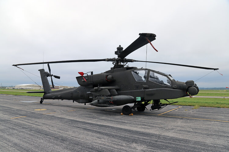 z21-03400 AH-64E - 05.jpg