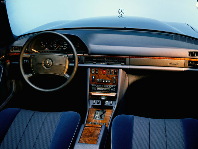 Mercedes-Benz-S-Class_W126_1979_1600x1200_wallpaper_08.jpg