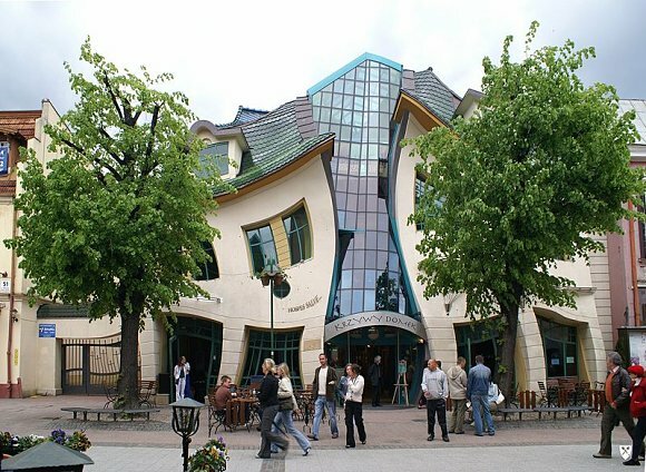 krzywy_domek_crooked_house.jpg