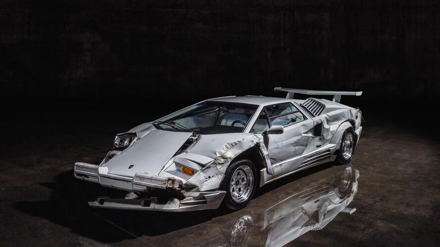 wolf_of_wall_street_lamborghini_countach_001.jpg