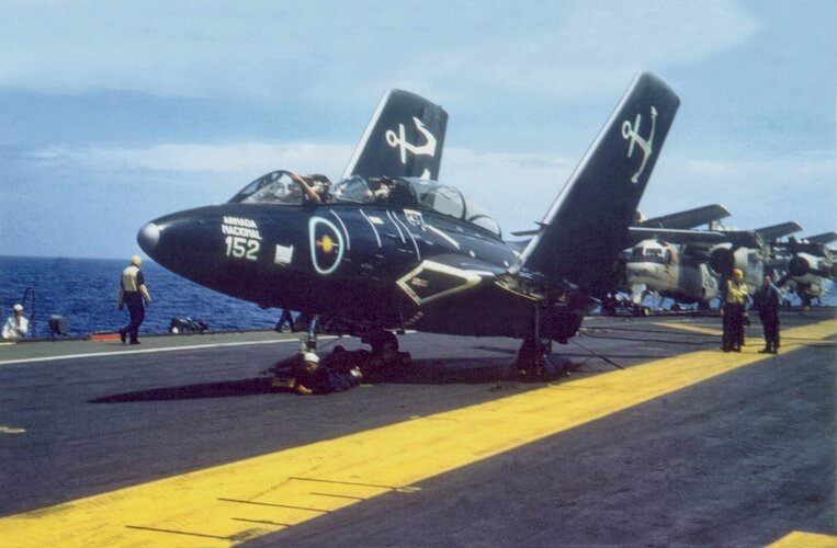 Argentine Navy F9F-8T (3-A-152, 0517) on ARA Independencia (May 1962).jpg