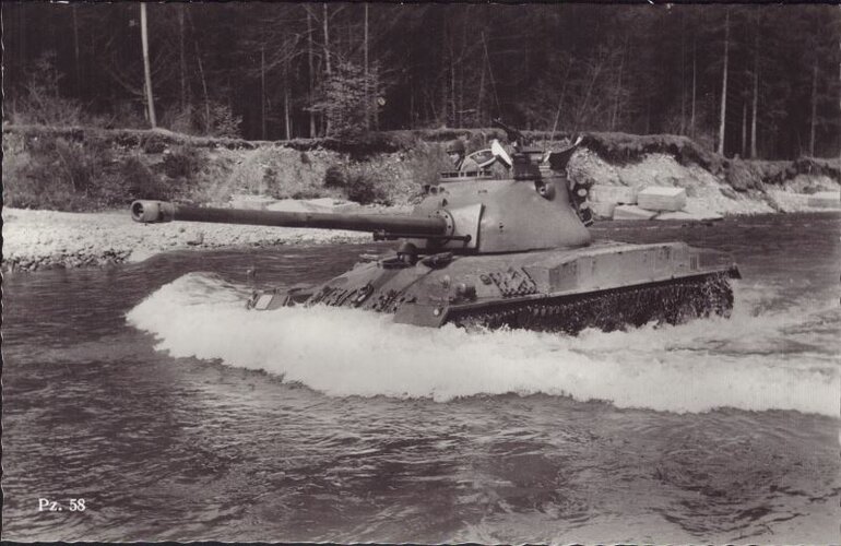Kampfpanzer-PZ-58-der-Schweizer-Armee-1.jpg