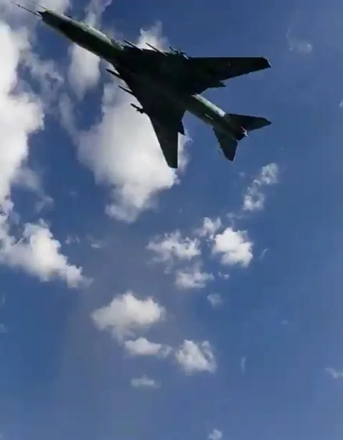 Yemeni Su-22 inflight (~January 2024) (1).png