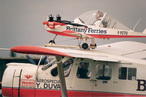 Colomban MC-15 Cri-cri  + Broussard Brittany Ferries -2.jpg