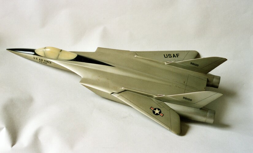 Republic V-G F-X design08.jpg