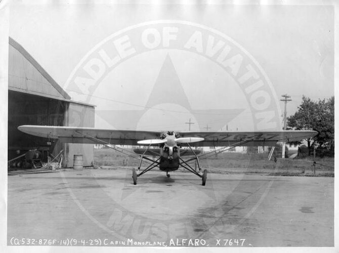 Alfaro Cabin Monoplane, front view.jpg