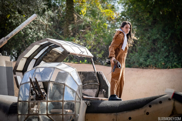 indiana-jones-stunt-show-new-2021-female-pilot-1-1536x1024.jpg