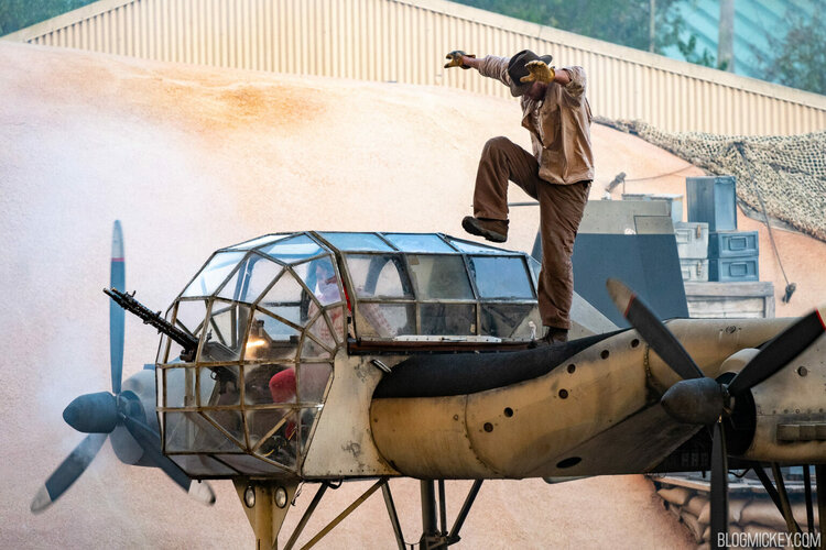 indiana-jones-stunt-show-new-2021-plane-escape-1-1536x1024.jpg