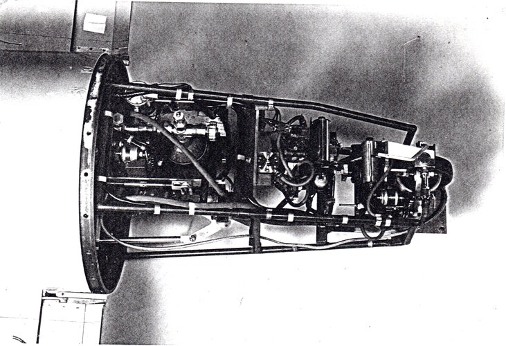 Gleitbombe DFS D II_Pe Bild 12 Rohrgerüst mit pneumatischer Steuerung D 763.jpg