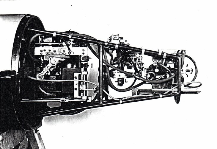 Gleitbombe DFS D II_Pe Bild 11 Rohrgerüst mit pneumatischer Steuerung D 763.jpg