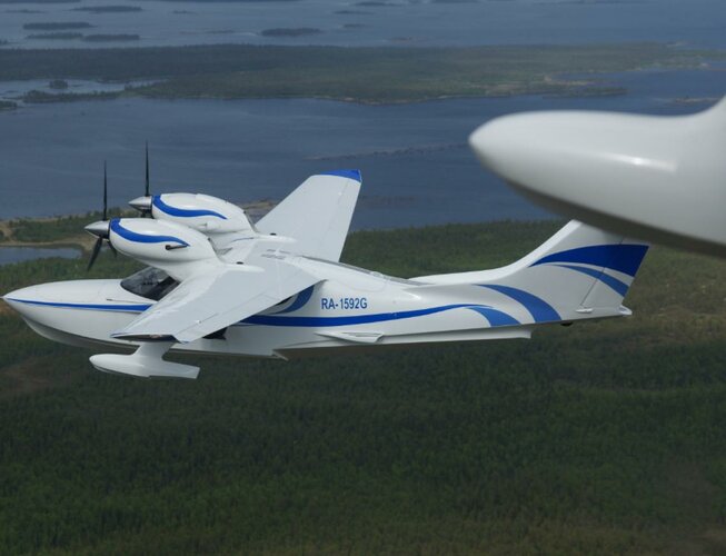 RA-1592G.jpg