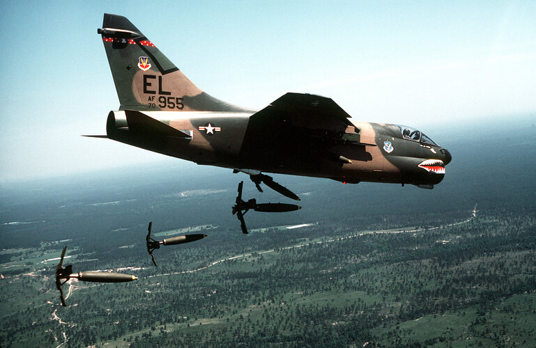 76th_Tactical_Fighter_Squadron_A-7D_70-0959_dropping_bombs.jpg