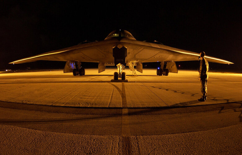 B-2_Spirit_Night_2.JPG