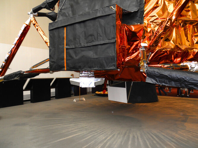 Descent Stage Doppler Rada & engine shield.jpeg