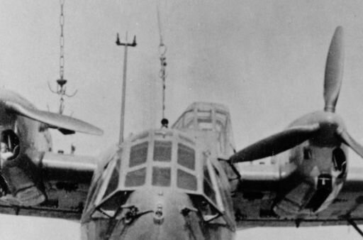 NC-420 asymmetric cockpit (PhR).jpg