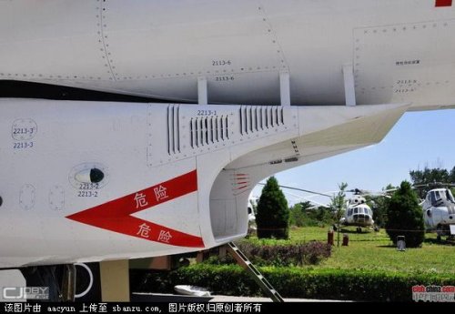 J-10A 1001 close up 15.jpg