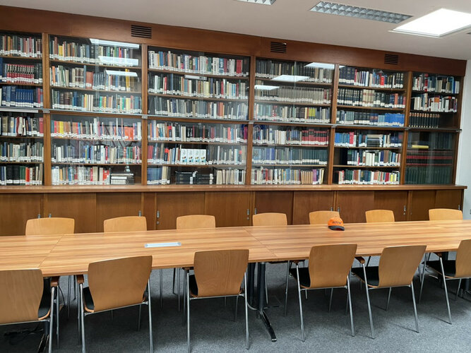 Bibliothek2.jpg