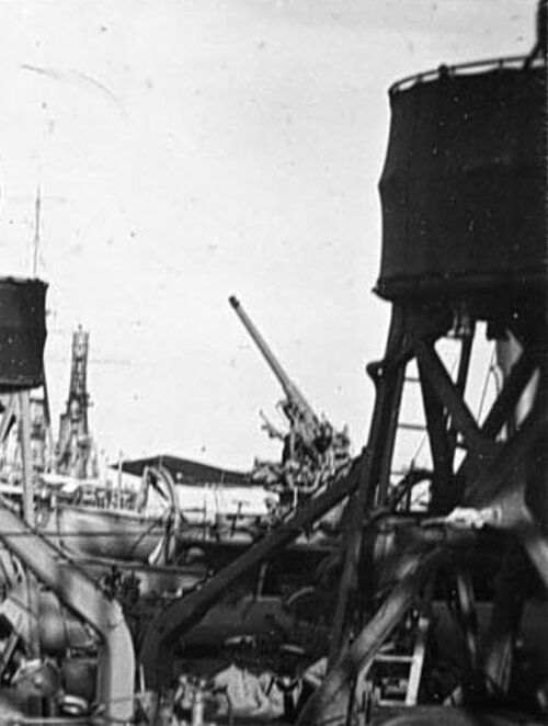attached 5_76.2mm L50 Vickers Mendoza.jpg