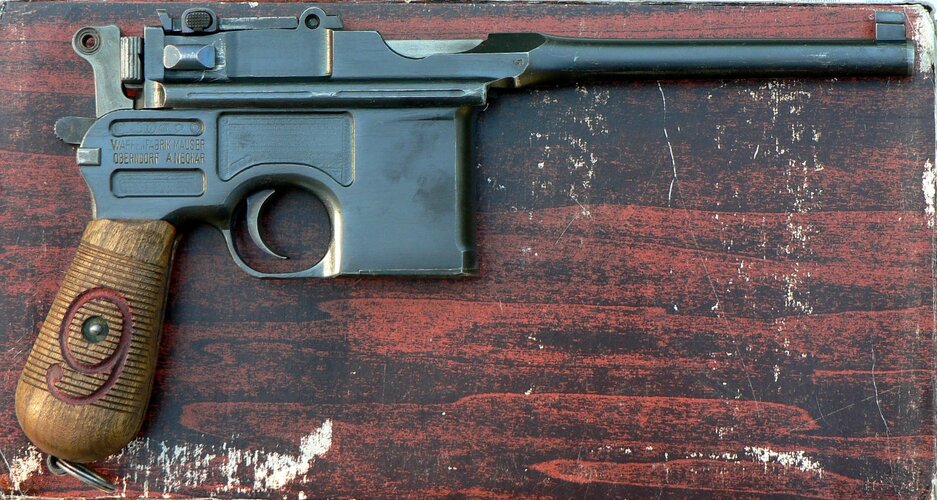 Mauser_C96_M1916_Red_9_1.JPG