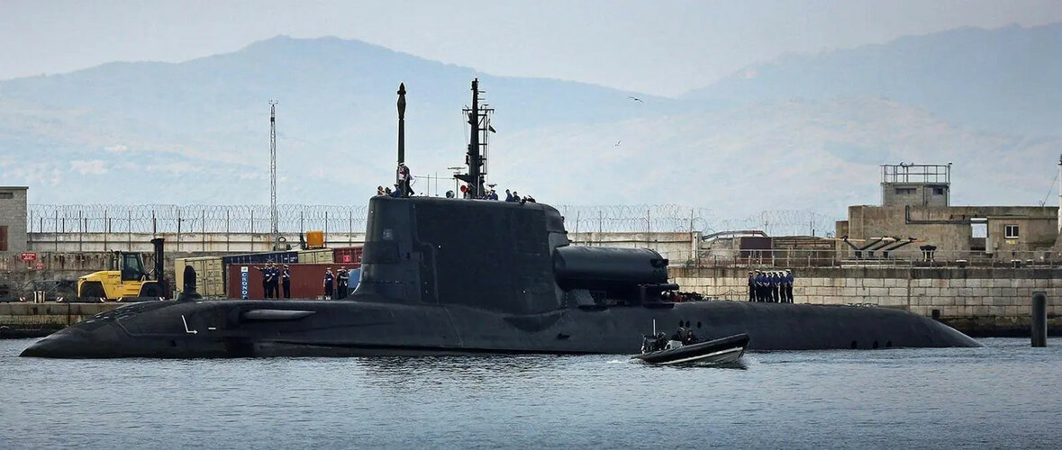 HMS-Astute-Dry-Deck-Shelter-Gibraltar.jpg