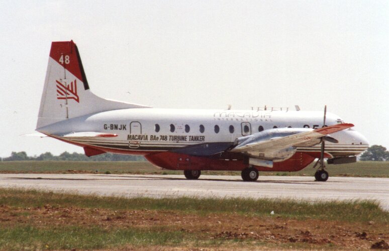 G-BNJK_Macavia-BAe_748_Turbine_Tanker_[Luton_1989]_M7.jpg