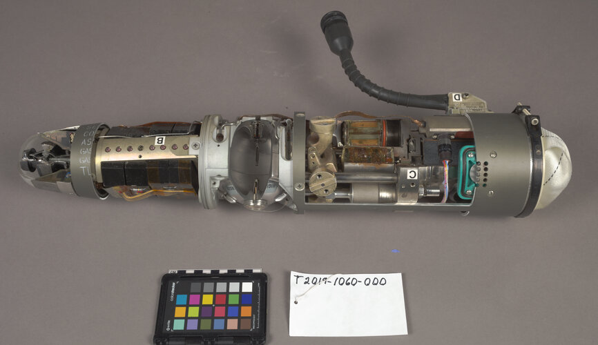 038FE54D407A2_002.jpg