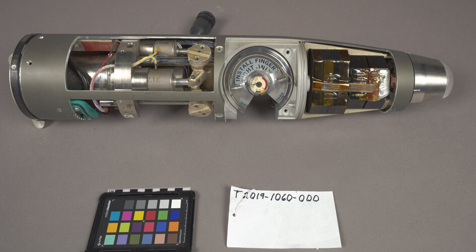 038FE54D407A2_005.jpg