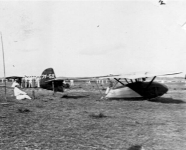 tsuchiura flugschule uebungsgleiter.jpg